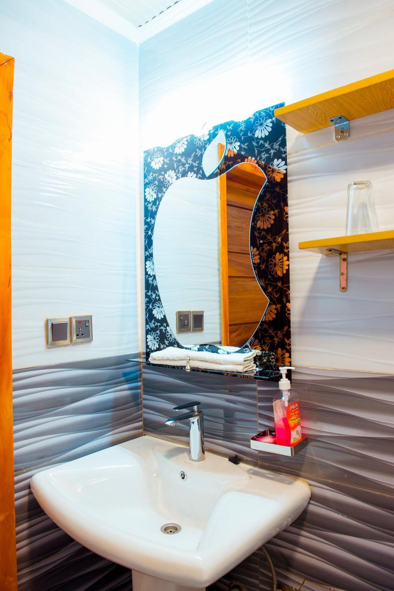 Mountain View Hotel & Apartment Кигали Екстериор снимка